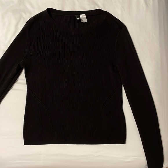 Divided Crop Top Sweater - Picture 2 of 4